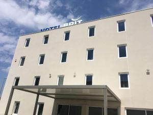 Hotels Brit Hotel Martigues Nord : photos des chambres