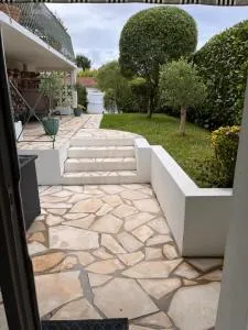 Charmant petit appartement avec sa terrasse privée - Lahubiague