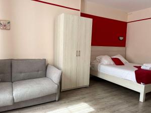 Hotels Brit Hotel Du Dauphin L'Aigle : photos des chambres