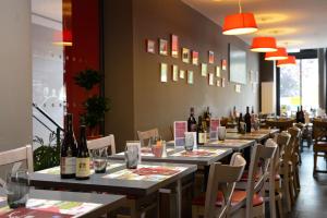 Hotels Brit Hotel Du Dauphin L'Aigle : photos des chambres