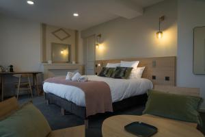 Hotels Domaine de l-Ecorcerie : photos des chambres