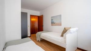 Cedofeita Vintage w Free Parking by LovelyStay