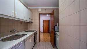 Cedofeita Vintage w Free Parking by LovelyStay