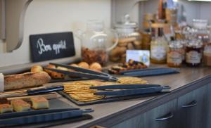 Hotels BRIT HOTEL Lannion-Perros Guirec : photos des chambres