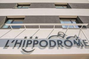 Hotels Brit Hotel Ploermel - Hotel de l'Hippodrome : photos des chambres