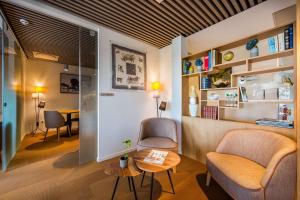 Hotels Brit Hotel Ploermel - Hotel de l'Hippodrome : photos des chambres