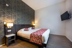 Hotels Brit Hotel Ploermel - Hotel de l'Hippodrome : photos des chambres