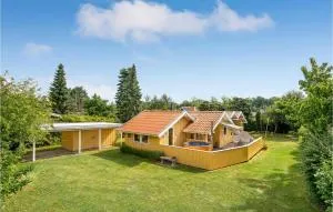Four-Bedroom Holiday Home In Nysted - Errindlev