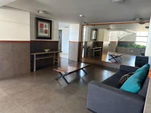 Departamento detrás de playa brava avenida cerca de Jumbo