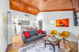 Villa Sueste by Villa Plus