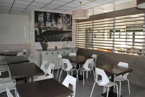 Hotels Cit'Hotel Le Chene Vert : photos des chambres