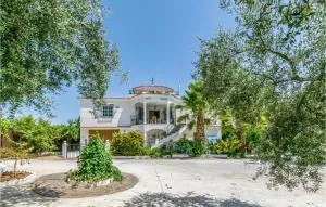 Gorgeous Home In Iznajar - Iznájar