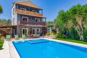 Villa Liostasi by Villa Plus