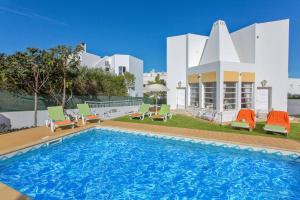 Villa Leonor by Villa Plus