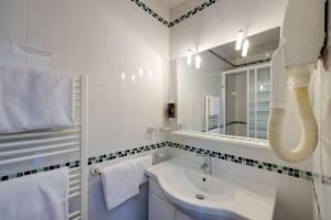 Hotels BRIT HOTEL & SPA Le Roc au Chien : photos des chambres