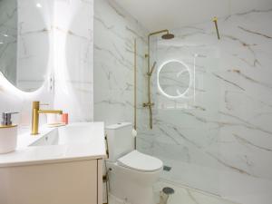 Torremolinos Centro Apartamento con parking y playa a 5 min, wifi alta velocidad