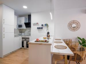 Torremolinos Centro Apartamento con parking y playa a 5 min, wifi alta velocidad