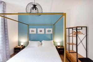 Art near Lomellini Street by Wonderful Italy