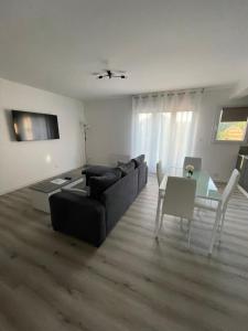 Maison 100m2 uniquement famille, couple & professionnel