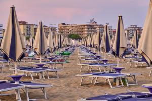 Flat with parking space next to the sea