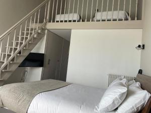 Hotels Cit'Hotel Le Chene Vert : photos des chambres