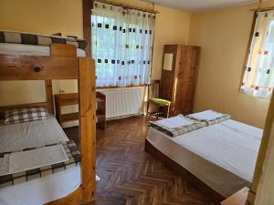 Хижа Младост