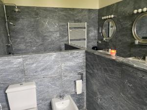 B&B / Chambres d'hotes Chateau Saint-Chartier : photos des chambres