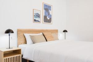 Valencia Apartments by Olala Homes