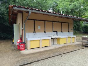 Campings Camping Le Douzou : photos des chambres