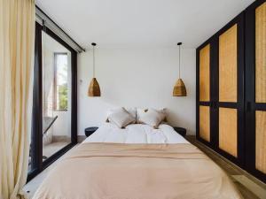 Omara 306 Luxe 2 Bdr Apartment PoolTable great Pool