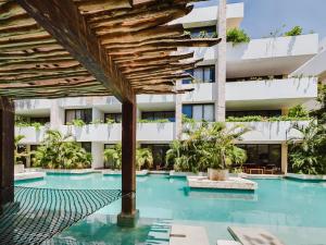 Omara 306 Luxe 2 Bdr Apartment PoolTable great Pool