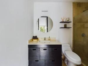 Omara 306 Luxe 2 Bdr Apartment PoolTable great Pool