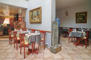 Hotels Hotel Poussin : photos des chambres