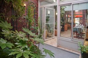 Hotels Hotel Poussin : photos des chambres