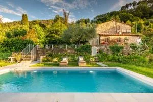 Villa Ester, a Stylish Farmhouse on the Hills - SantʼAndrea di Compito