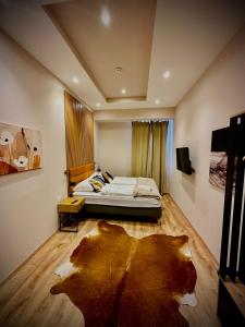 4-BR Apt, Ideal for Groups, 6-Min to Stadthalle