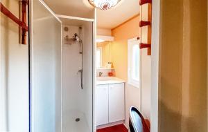 Campings Lovely Stacaravan In Livry-Sur-Seine : Mobile Home