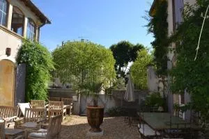 Château entre mer et montagne - Garrigues