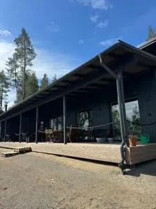 Loma-asunto järven rannalla - Katajavaara