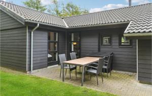 Lovely Home In Oksbøl With Sauna
