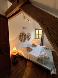 Maisons de vacances Domaine Solognot avec Bar, Sauna, Jacuzzi, Piscine : photos des chambres