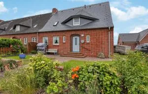 3 Bedroom Gorgeous Apartment In List - List