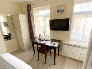 Apartment with an Open-Plan Kitchen Living Room