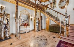 11 Bedroom Cozy Home In Gørding