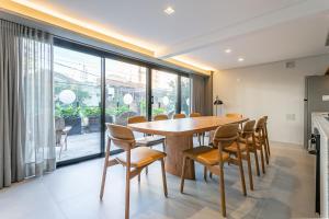 Studios Rio Branco by Viva - Prédio moderno, aptos com cama king-size no centro de Floripa