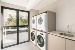 Studios Rio Branco by Viva - Prédio moderno, aptos com cama king-size no centro de Floripa