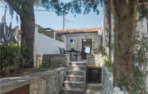 Cozy Home In Vrsar With Kitchen