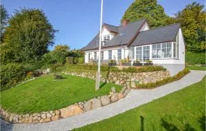 Three-Bedroom Holiday Home In Kolding - Almind