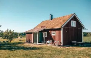 Cozy Home In Södra Vi With Sauna - 维默比