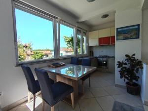 Beautiful Pebble Beach Apartment